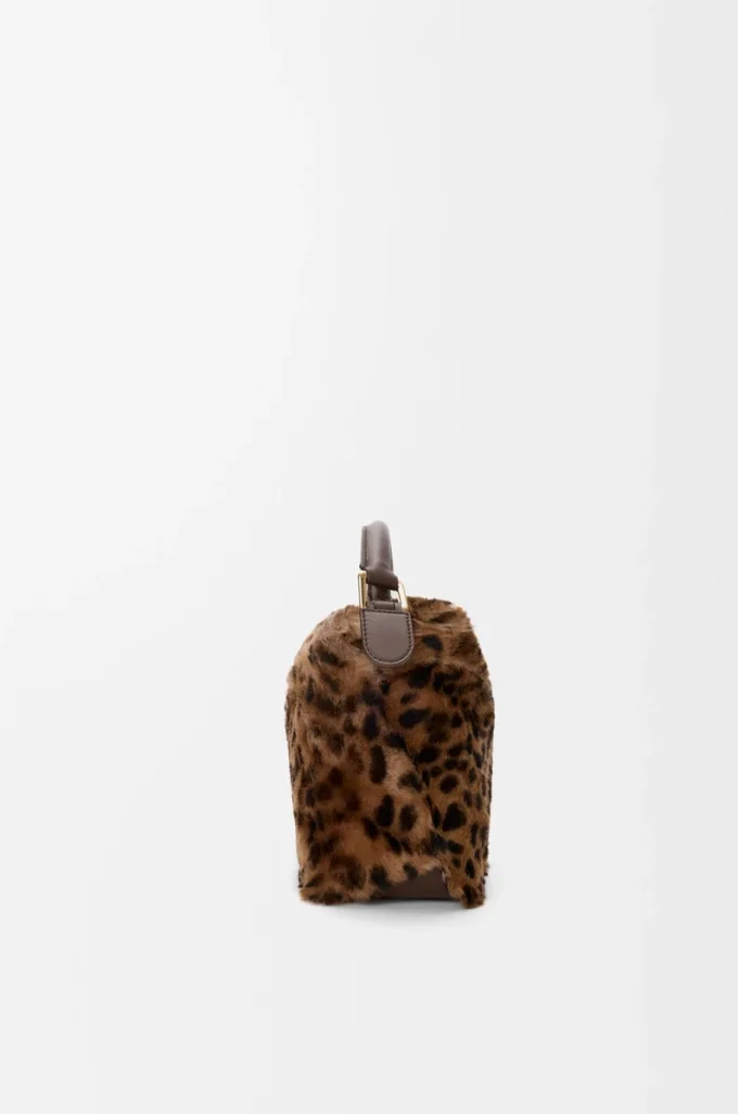 Borsa Puzzle Edge piccola in shearling stampato beige/marrone Borsa Puzzle Edge piccola in shearling stampato beige/marrone