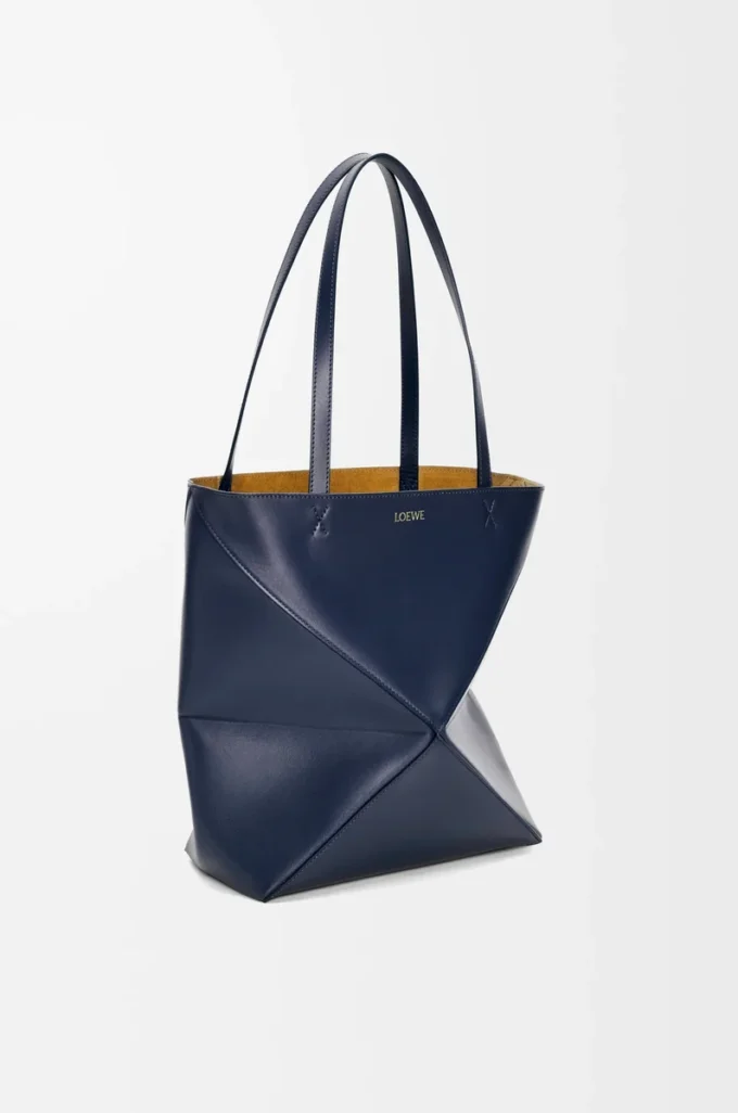 Borsa Puzzle Fold media in pelle di vitello lucida blu abisso Borsa Puzzle Fold media in pelle di vitello lucida blu abisso