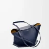 Borsa Puzzle Fold media in pelle di vitello lucida blu abisso Borsa Puzzle Fold media in pelle di vitello lucida blu abisso
