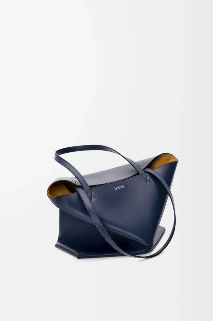 Borsa Puzzle Fold media in pelle di vitello lucida blu abisso Borsa Puzzle Fold media in pelle di vitello lucida blu abisso
