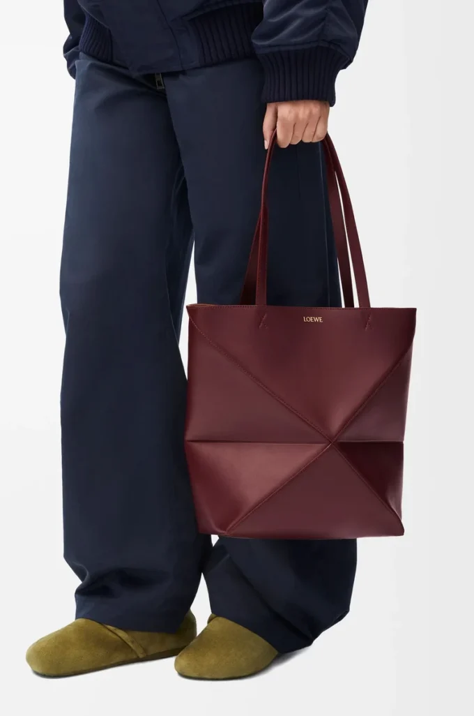 Borsa Puzzle Fold media in pelle di vitello lucida bordeaux scuro Borsa Puzzle Fold media in pelle di vitello lucida bordeaux scuro