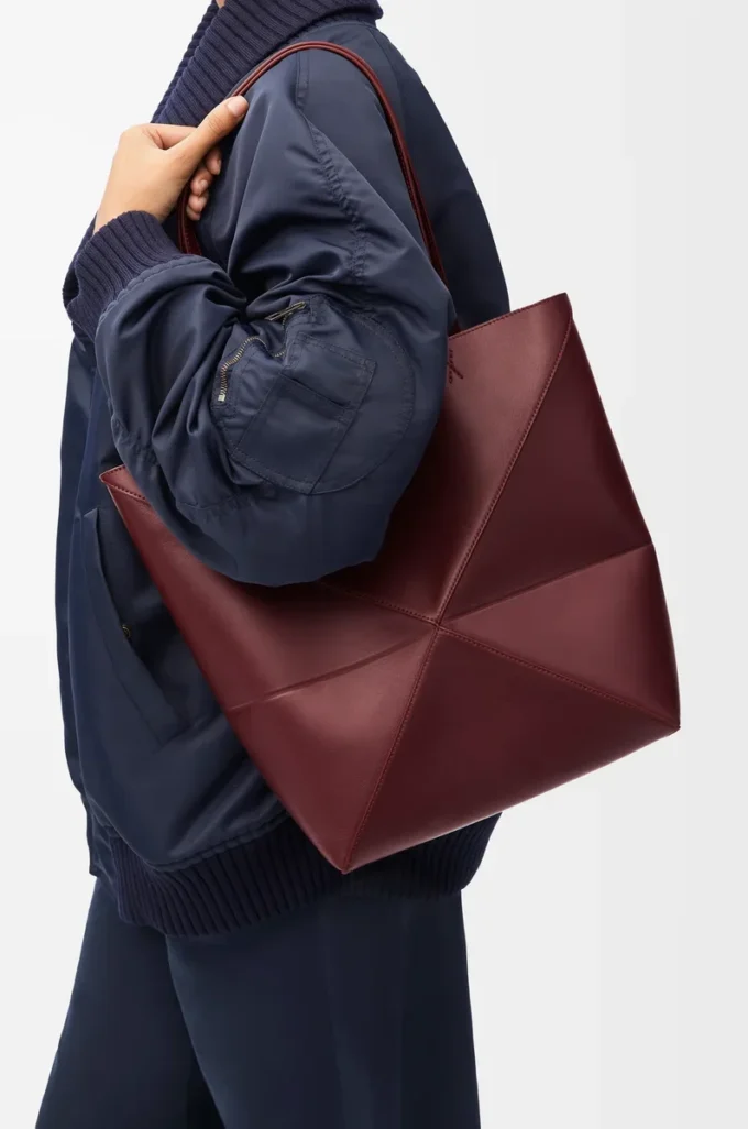 Borsa Puzzle Fold media in pelle di vitello lucida bordeaux scuro Borsa Puzzle Fold media in pelle di vitello lucida bordeaux scuro