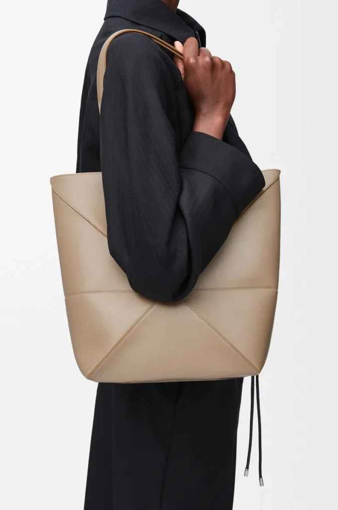 Borsa Puzzle Fold media in pelle di vitello lucida color sabbia Borsa Puzzle Fold media in pelle di vitello lucida color sabbia