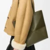 Borsa Puzzle Fold media in pelle di vitello lucida Dark Khaki Borsa Puzzle Fold media in pelle di vitello lucida Dark Khaki