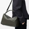Borsa Puzzle grande in morbida pelle di vitello martellata color cachi scuro Borsa Puzzle grande in morbida pelle di vitello martellata color cachi scuro