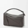 Borsa Puzzle grande in morbida pelle di vitello martellata Grigio scuro Borsa Puzzle grande in morbida pelle di vitello martellata Grigio scuro