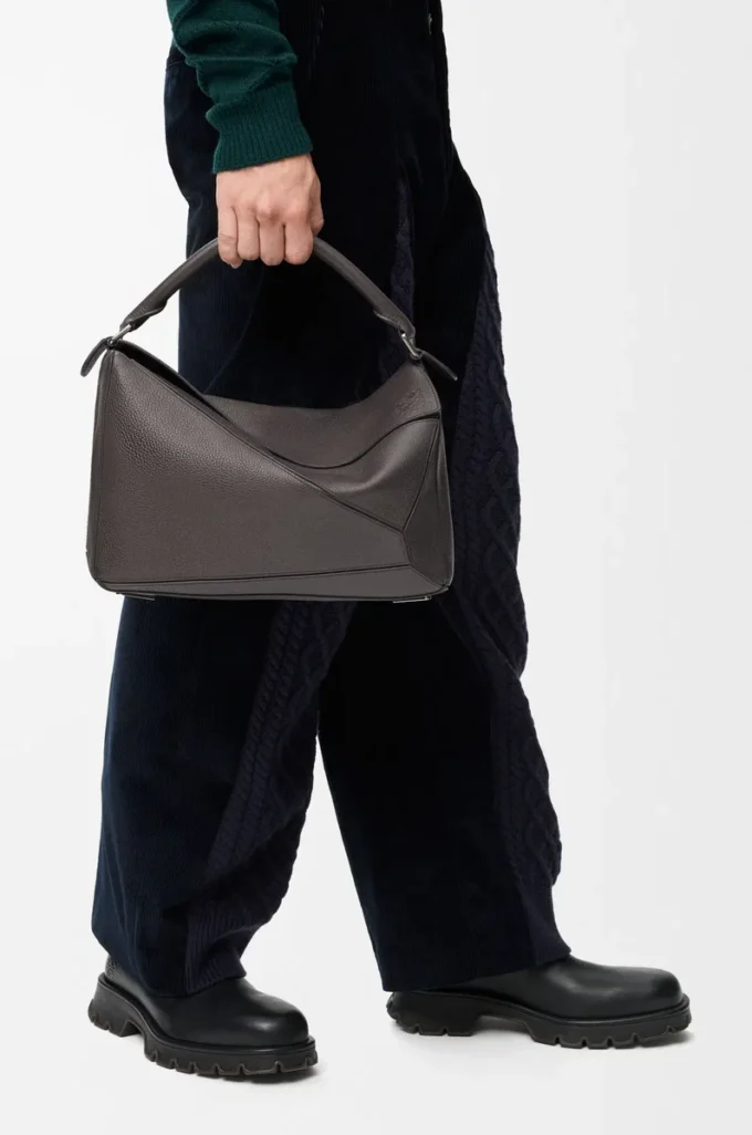 Borsa Puzzle grande in morbida pelle di vitello martellata Grigio scuro Borsa Puzzle grande in morbida pelle di vitello martellata Grigio scuro