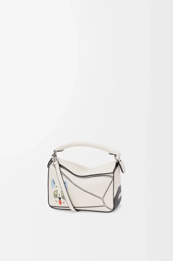 Borsa Puzzle mini Futurist Cat in classica pelle di vitello Soft White Borsa Puzzle mini Futurist Cat in classica pelle di vitello Soft White