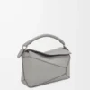 Borsa Small Puzzle Edge in morbida pelle di vitello martellata grigio perla Borsa Small Puzzle Edge in morbida pelle di vitello martellata grigio perla