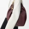 Borsa Squeeze media in morbida pelle di agnello nappa Dark Burgundy Borsa Squeeze media in morbida pelle di agnello nappa Dark Burgundy