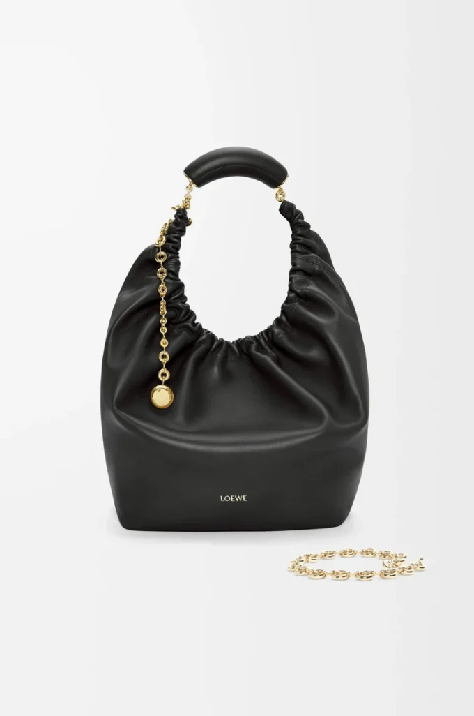 Borsa Squeeze media in morbida pelle di agnello nappa nera