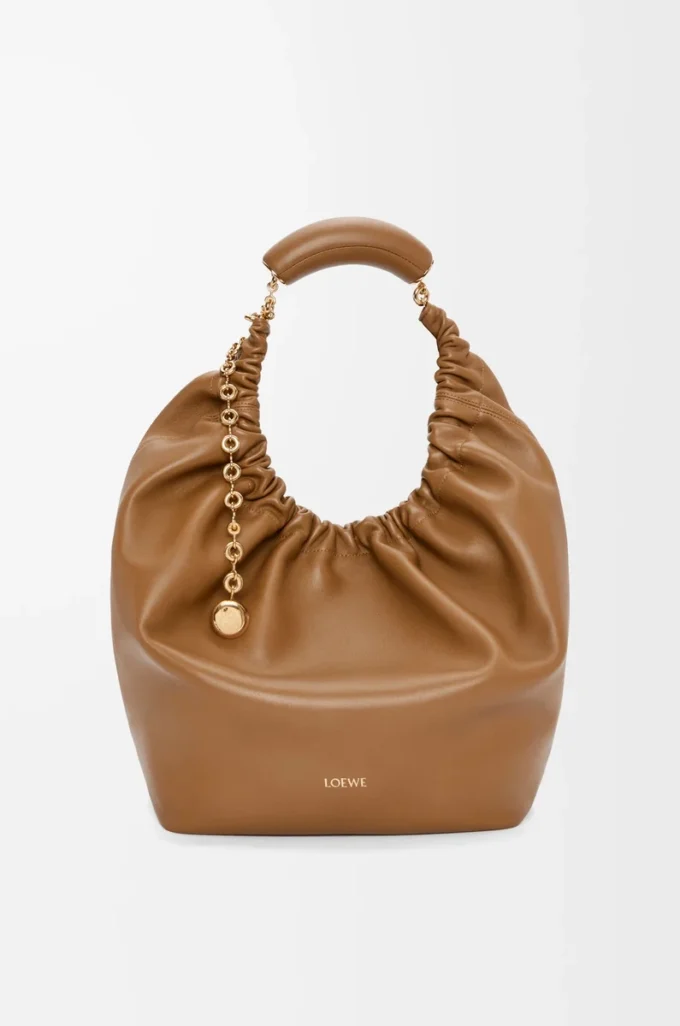 Borsa Squeeze media in morbida pelle di agnello nappa Oak