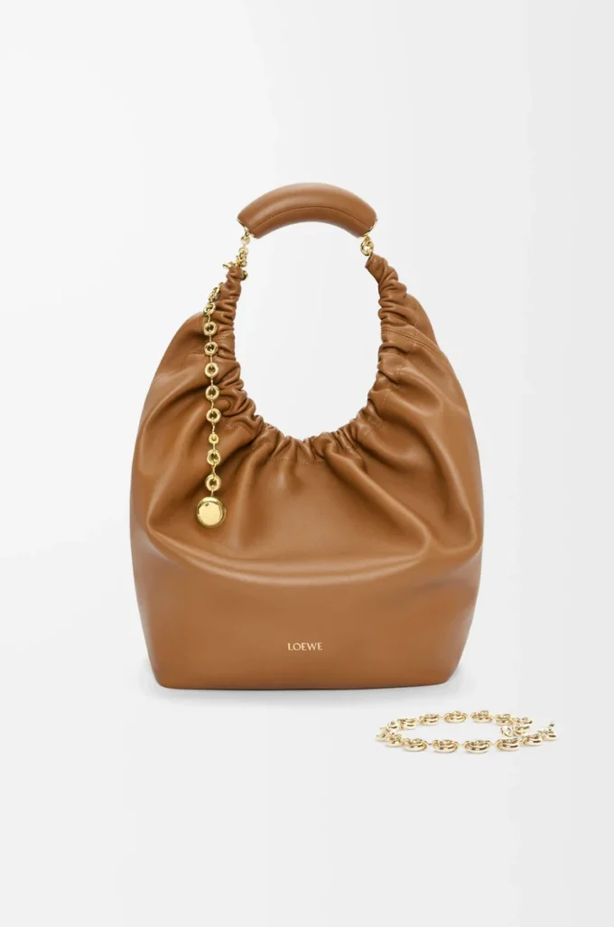 Borsa Squeeze media in morbida pelle di agnello nappa Oak