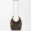 Borsa Squeeze piccola in morbida pelle di agnello nappa color cioccolato Borsa Squeeze piccola in morbida pelle di agnello nappa color cioccolato