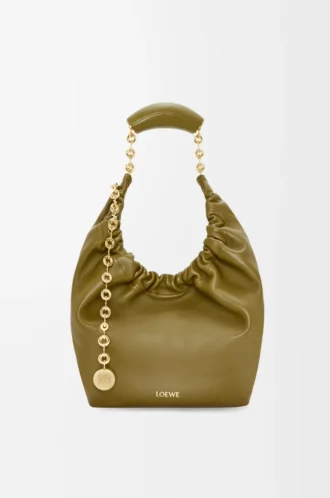 Borsa Squeeze piccola in morbida pelle di agnello nappa color oliva