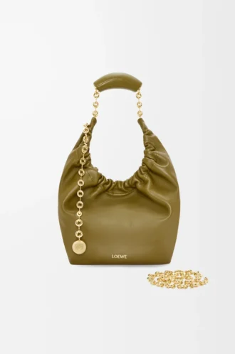 Borsa Squeeze piccola in morbida pelle di agnello nappa color oliva