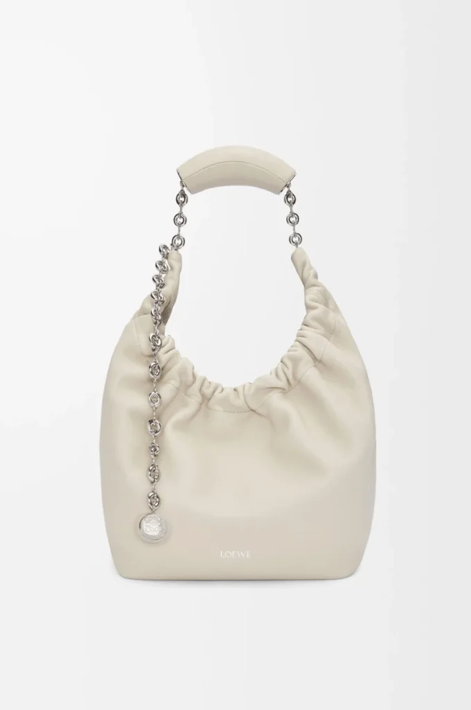 Borsa Squeeze piccola in morbida pelle di agnello nappa color sale marino