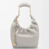 Borsa Squeeze piccola in morbida pelle di agnello nappa grigio conchiglia Borsa Squeeze piccola in morbida pelle di agnello nappa grigio conchiglia