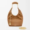 Borsa Squeeze piccola in morbida pelle di agnello nappa Quercia