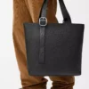 Borsa tote con chiusura a zip in morbida pelle di vitello martellata Nero Borsa tote con chiusura a zip in morbida pelle di vitello martellata Nero