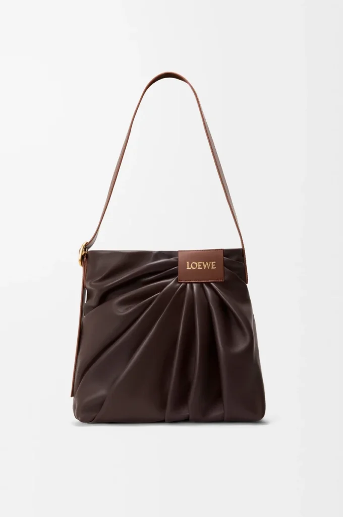 Borsa tote drappeggiata in morbida pelle di agnello nappa Marrone scuro Borsa tote drappeggiata in morbida pelle di agnello nappa Marrone scuro