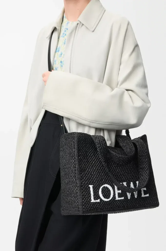 Borsa tote LOEWE Font media in rafia nera Borsa tote LOEWE Font media in rafia nera