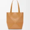 Borsa tote Puzzle Fold media in pelle di vitello lucida Warm Desert Borsa tote Puzzle Fold media in pelle di vitello lucida Warm Desert