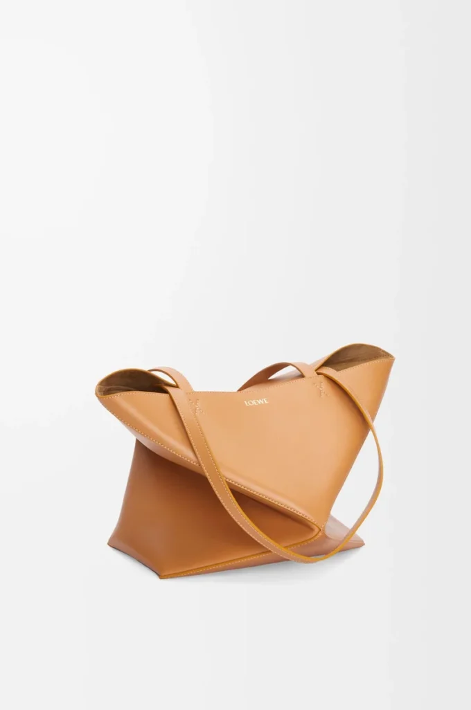 Borsa tote Puzzle Fold media in pelle di vitello lucida Warm Desert Borsa tote Puzzle Fold media in pelle di vitello lucida Warm Desert