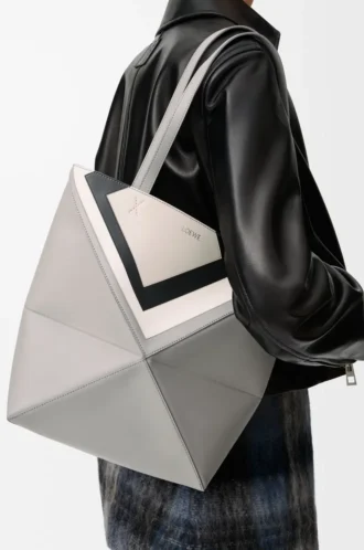Borsa tote Puzzle Fold media in pelle di vitello nappa Grigio/Light Ghost