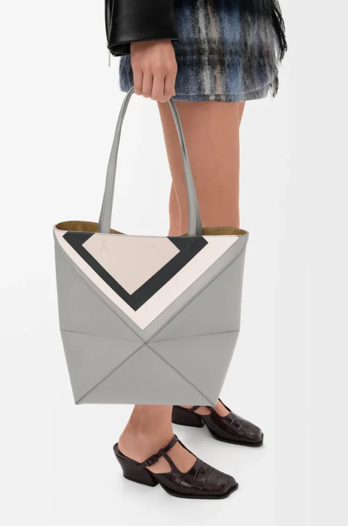 Borsa tote Puzzle Fold media in pelle di vitello nappa Grigio/Light Ghost Borsa tote Puzzle Fold media in pelle di vitello nappa Grigio/Light Ghost