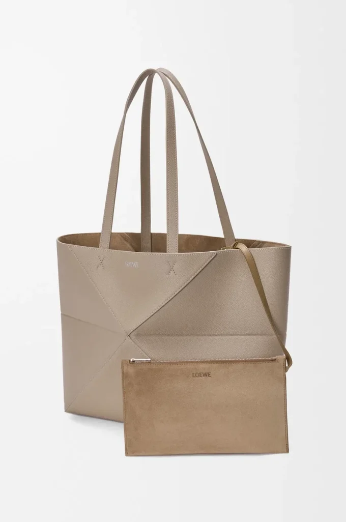 Borsa tote Puzzle Fold orizzontale media in morbida pelle di vitello martellata Clay Borsa tote Puzzle Fold orizzontale media in morbida pelle di vitello martellata Clay