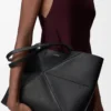 Borsa tote Puzzle Fold orizzontale media in morbida pelle di vitello martellata Nero Borsa tote Puzzle Fold orizzontale media in morbida pelle di vitello martellata Nero