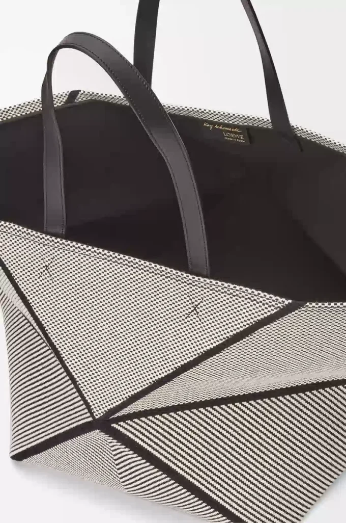 Borsa tote Puzzle Fold XXL in tela jacquard e pelle di vitello Natural/Black Borsa tote Puzzle Fold XXL in tela jacquard e pelle di vitello Natural/Black