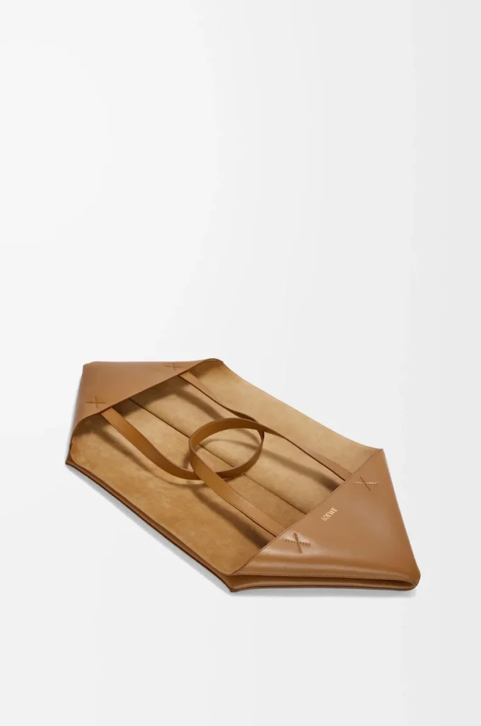 Borsa tote XXL Puzzle Fold in pelle di vitello lucida Oak Borsa tote XXL Puzzle Fold in pelle di vitello lucida Oak