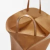 Borsa tote XXL Puzzle Fold in pelle di vitello lucida Oak Borsa tote XXL Puzzle Fold in pelle di vitello lucida Oak