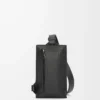 Borsa verticale T Pocket in morbida pelle di vitello martellata nera Borsa verticale T Pocket in morbida pelle di vitello martellata nera