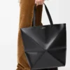 Borsa XL Puzzle Fold in pelle di vitello lucida Black