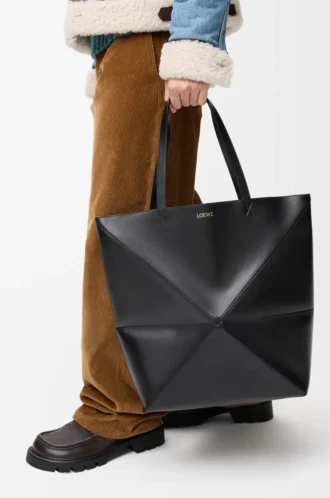 Borsa XL Puzzle Fold in pelle di vitello lucida Black