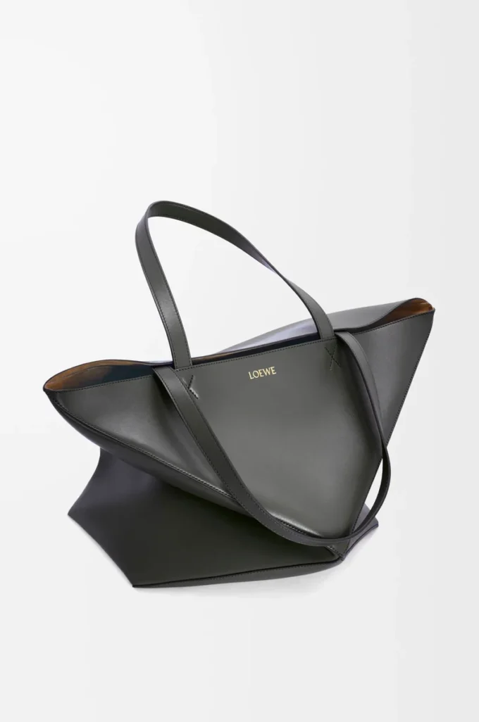 Borsa XL Puzzle Fold in pelle di vitello lucida Black