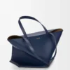 Borsa XL Puzzle Fold in pelle di vitello lucida blu abisso