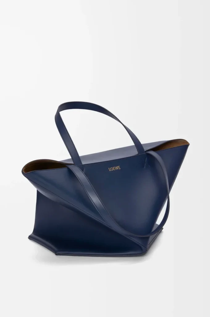 Borsa XL Puzzle Fold in pelle di vitello lucida blu abisso