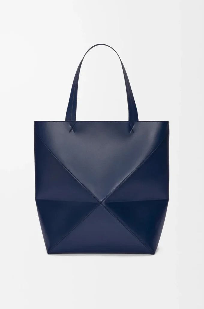 Borsa XL Puzzle Fold in pelle di vitello lucida blu abisso