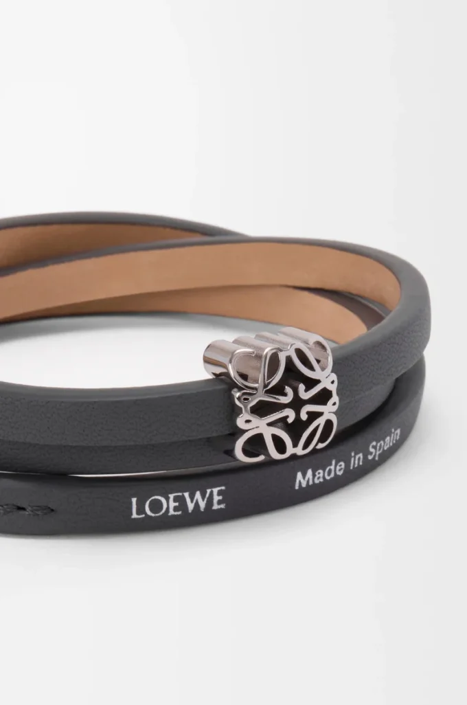 Bracciale intrecciato Anagram Bombé in pelle di vitello color ardesia Bracciale intrecciato Anagram Bombé in pelle di vitello color ardesia