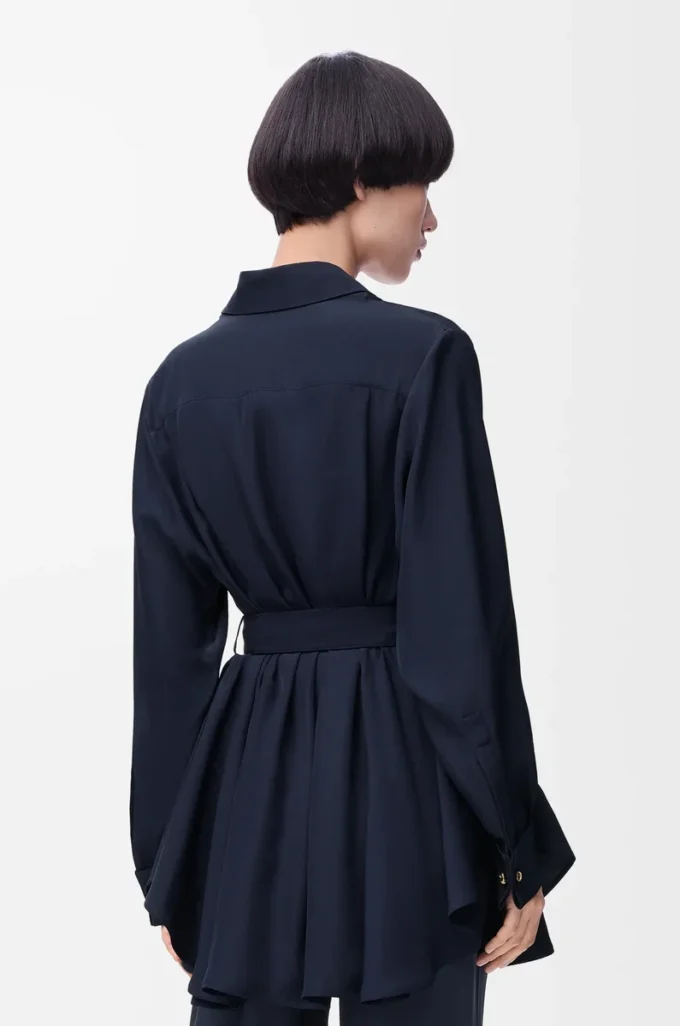 Camicetta con cintura in seta blu navy Camicetta con cintura in seta blu navy