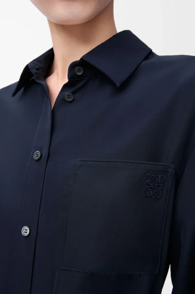 Camicetta con cintura in seta blu navy Camicetta con cintura in seta blu navy