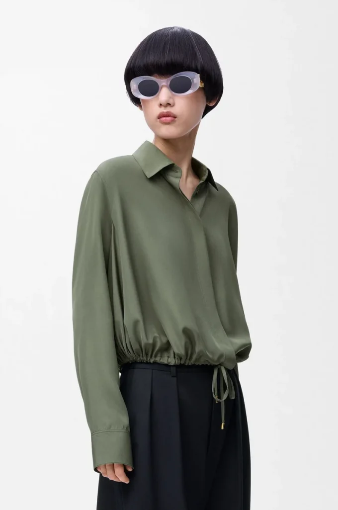 Camicia a palloncino in seta verde kaki