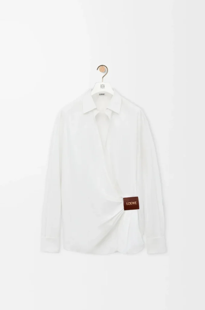 Camicia drappeggiata in cotone bianco Camicia drappeggiata in cotone bianco