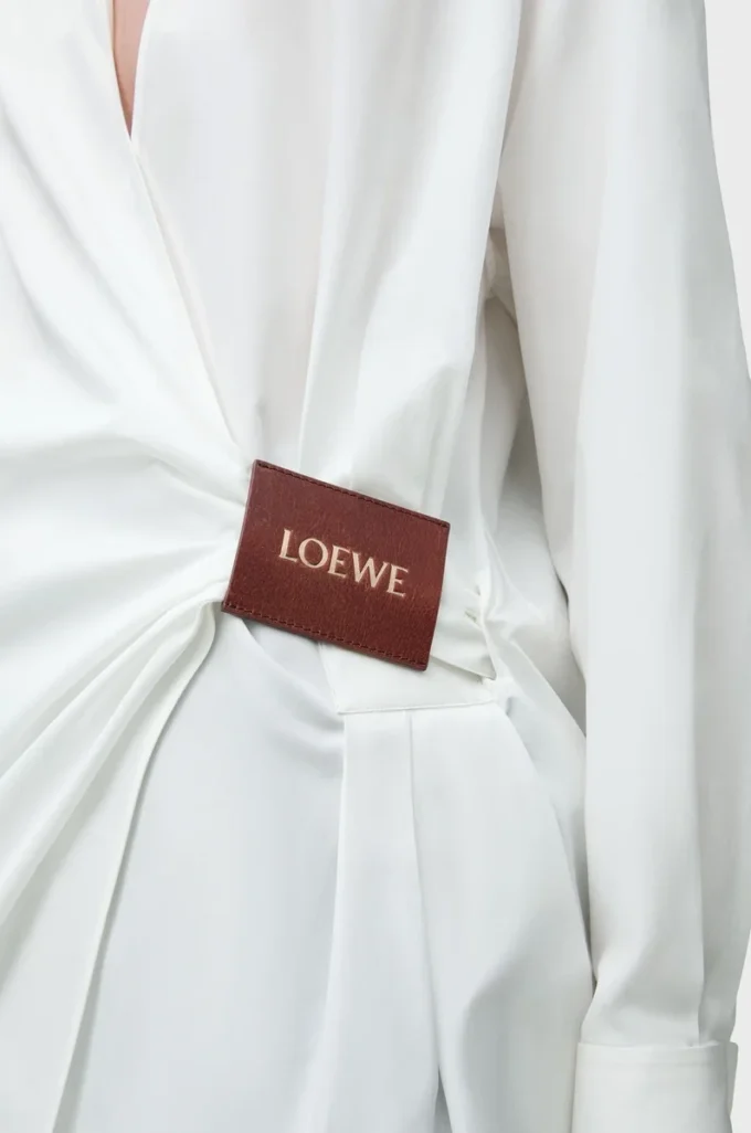 Camicia drappeggiata in cotone bianco Camicia drappeggiata in cotone bianco