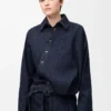 Camicia drappeggiata in denim blu indaco Camicia drappeggiata in denim blu indaco