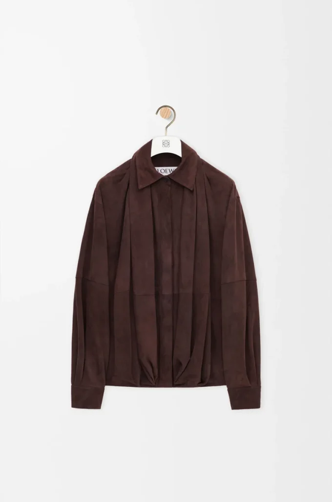 Camicia drappeggiata in pelle scamosciata di capra marrone Camicia drappeggiata in pelle scamosciata di capra marrone